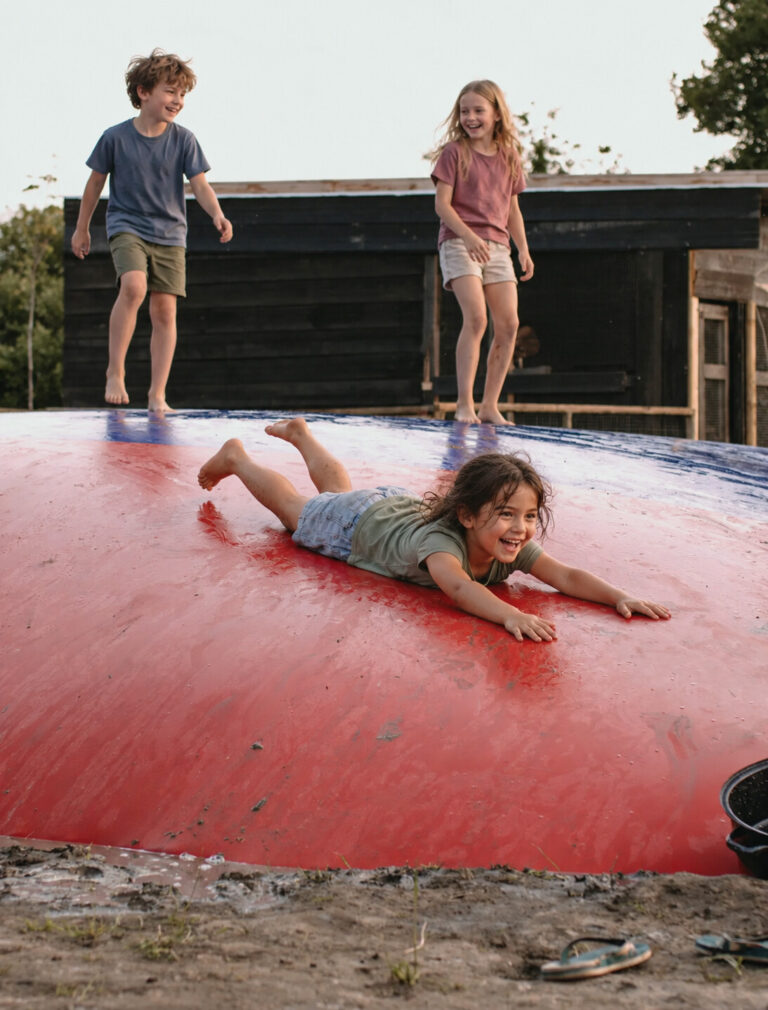 De air-trampoline